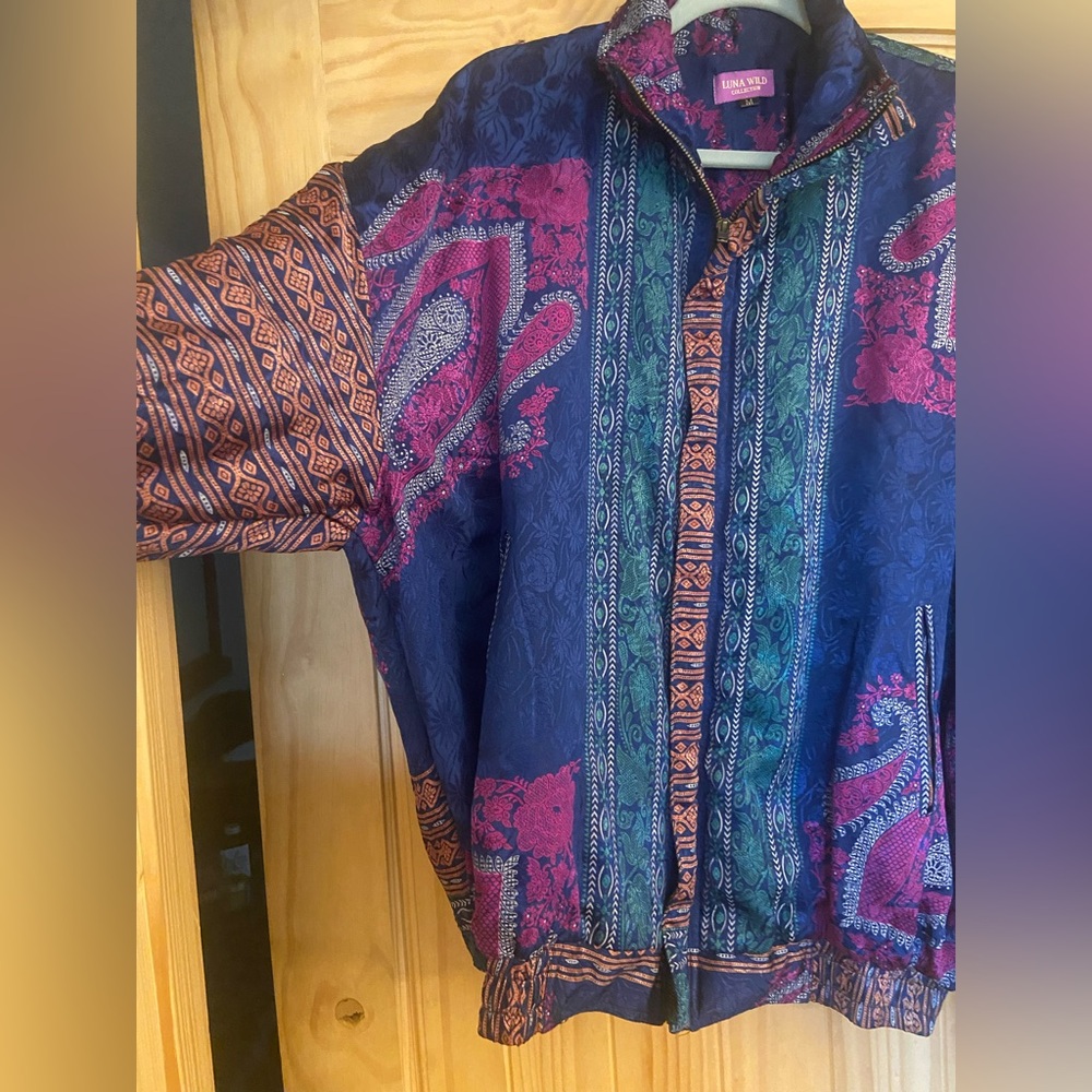 Luna Wild Silk Sari Bomber Jacket handmade in India repurposed sari 100% silk - Picture 2 of 8